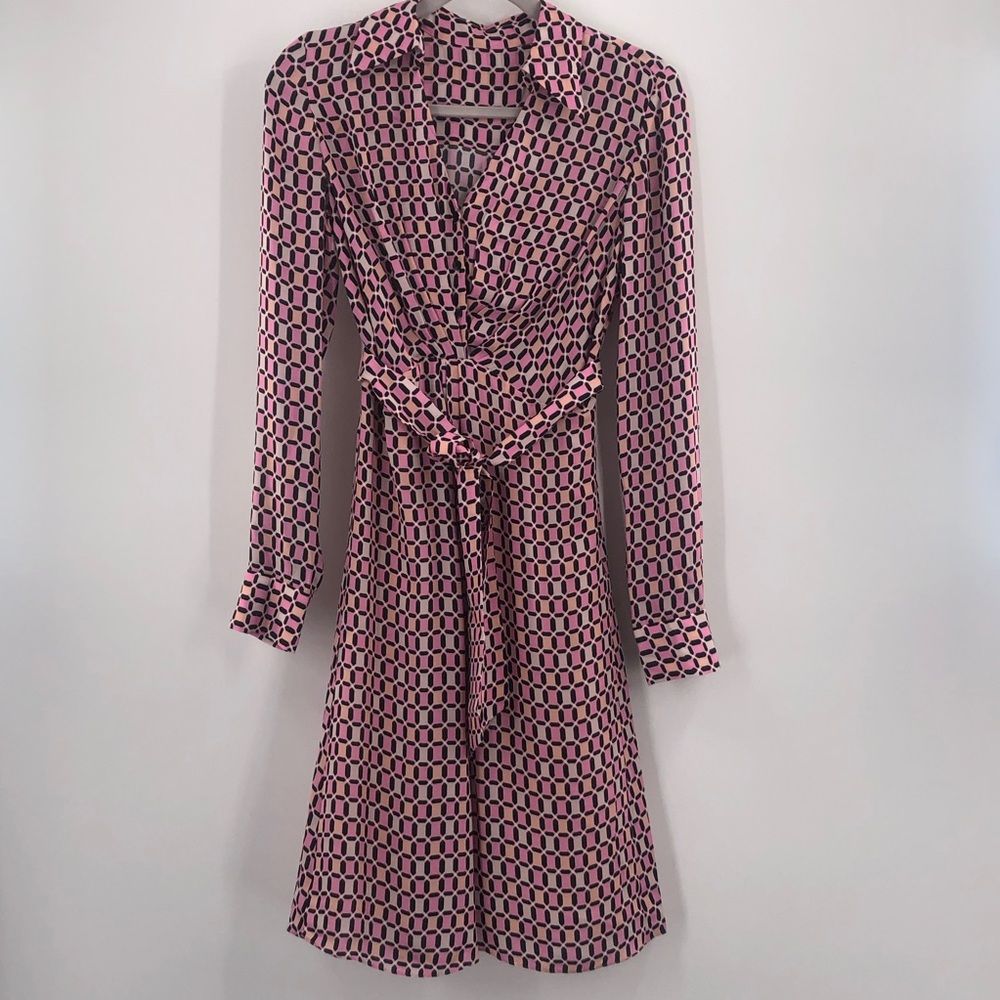 Elie Tahari Saxon Geometric Print Tie Waist Shirtdress Dress in Canyon Rose - Picture 4 of 9